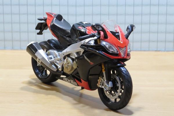 Picture of Aprilia RSV4 factory 1:12 31183 los