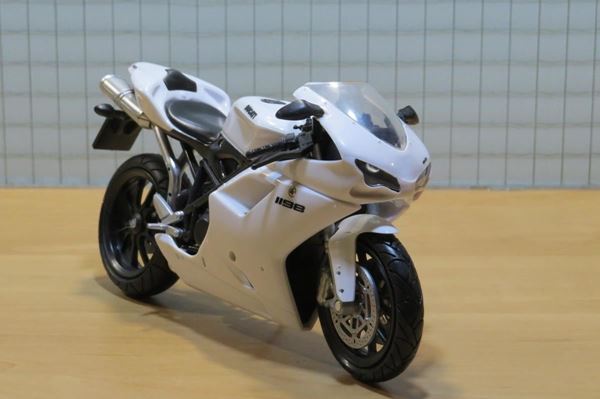 Picture of Ducati 1198 white 1:12 57143 los
