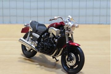 Afbeelding van Yamaha V-Max red 1:18 los
