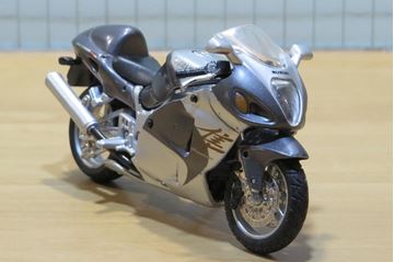 Afbeelding van Suzuki GSX-R1300 Hayabusa 1:18 grijs/zilver los