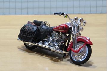 Afbeelding van Harley Davidson FLSTS Heritage Softail Springer 1:18 (143) blister