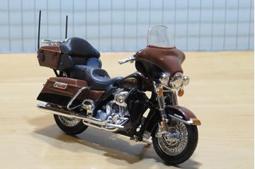 Afbeelding van Harley Davidson FLHTK Ultra limited Electra Glide 1:18 blister (n146)