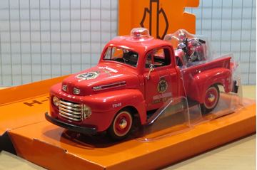 Afbeelding van Ford F-1 pickup + Harley Davidson EL Knucklehead 1:24 32191