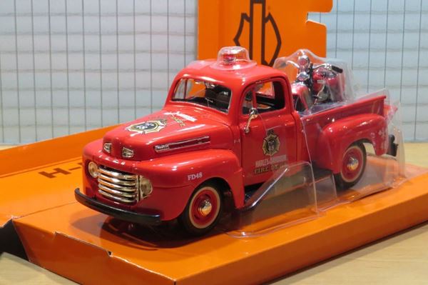Picture of Ford F-1 pickup + Harley Davidson EL Knucklehead 1:24 32191