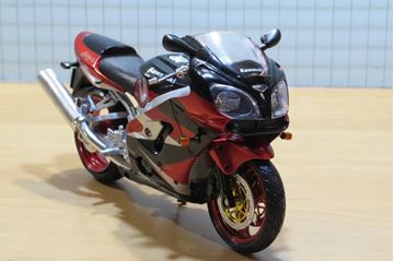 Afbeelding van Kawasaki ZX-9R New Ray 1:12 red los