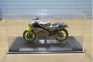 Afbeelding van Olivier Jacque Yamaha YZR250 2000 1:24