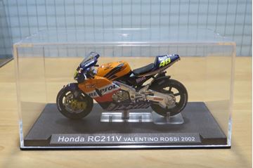 Afbeelding van Valentino Rossi Honda RC211V 2002 1:24