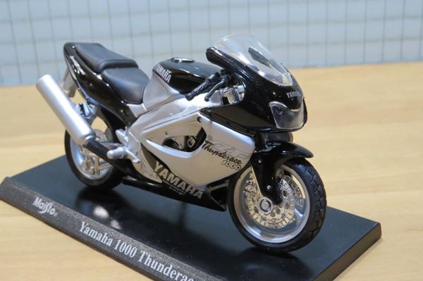 Picture of Yamaha YZF1000R Thunderace 1:18 blister