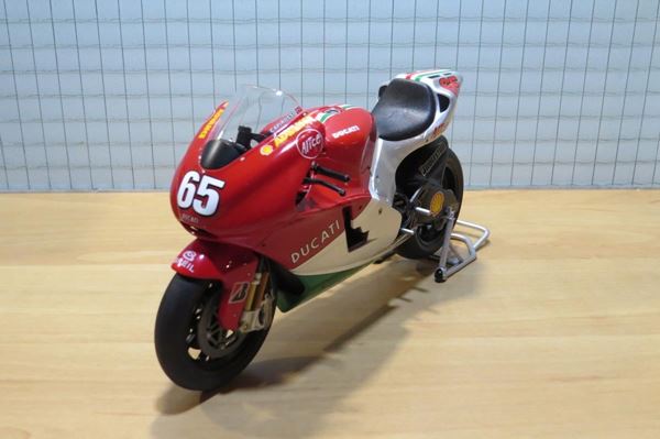 Picture of Loris Capirossi Ducati Desmosedici 2006 1:12 Mugello