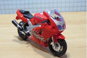 Afbeelding van Kawasaki ZX-7R rd. 1:18 blister