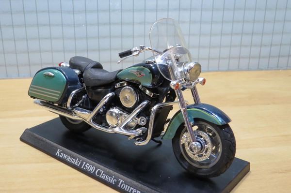 Picture of Kawasaki VN1500 Classic tourer 1:18 kras