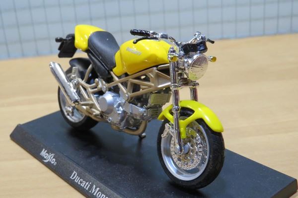 Picture of Ducati Monster 900 yellow 1:18 blister