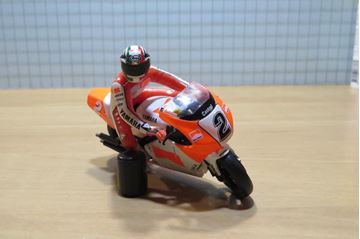 Afbeelding van Luca Cadalora Yamaha YZR500 1995 1:24 XM017