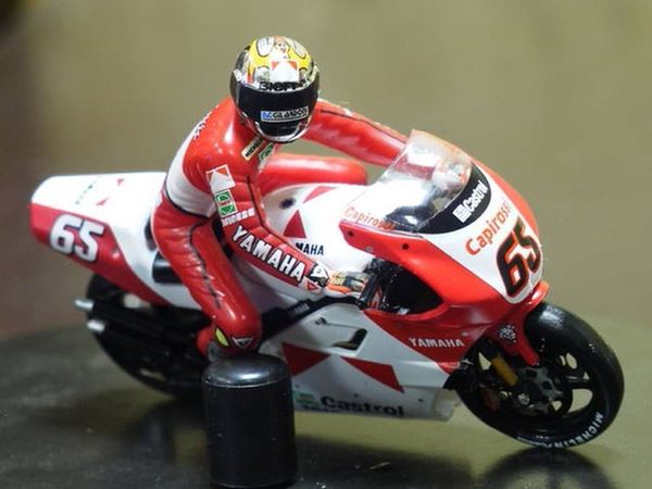 Picture of Loris Capirossi Yamaha YZR500 1:24 XM030