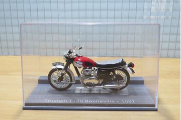Afbeelding van Triumph T120 Bonneville  1967 1:24
