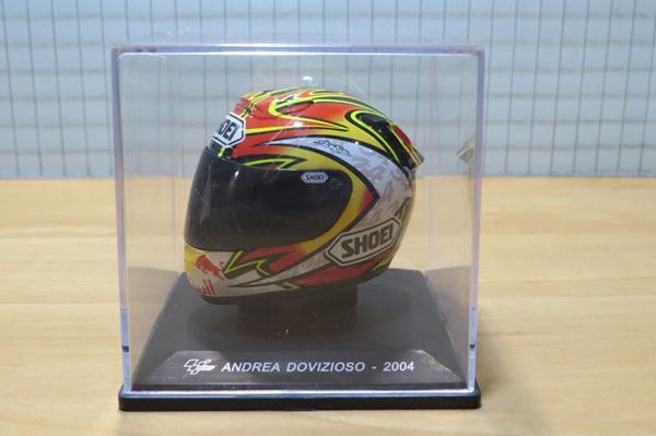 Picture of Andrea Dovizioso Shoei helmet 2004 1:5