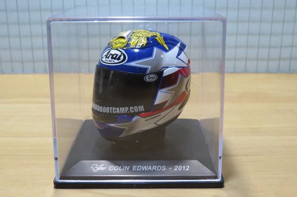 Picture of Colin Edwards Arai helmet 2012 1:5