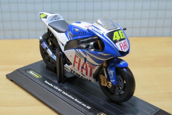 Picture of Valentino Rossi Yamaha M-1 2007 1:16 breuk