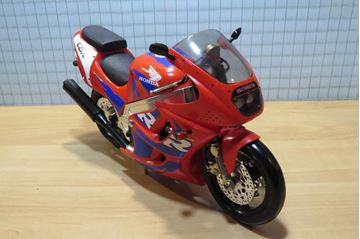 Afbeelding van Honda CBR900RR Fireblade 1:10 guiloy