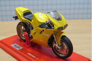Afbeelding van Ducati 748 yellow 1:18 los