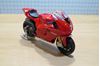 Picture of Carlos Checa Ducati desmosedici 2005 1:18 31553
