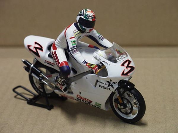 Picture of Luca Cadalora Honda NSR500 1:24 onyx XM023