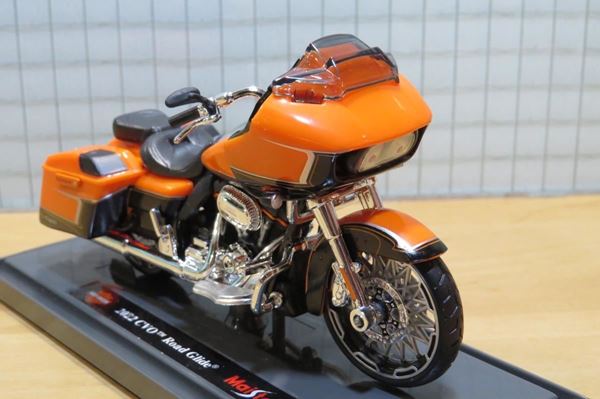 Picture of Harley Davidson CVO Road Glide 1:18 (n139) new