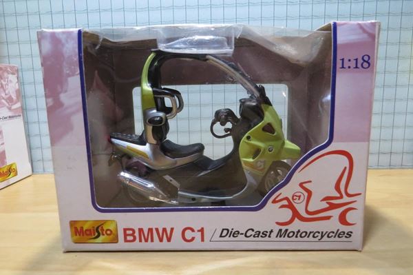 Picture of BMW C1 1:18 maisto