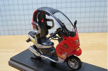 Afbeelding van BMW C1 1:18 majorette
