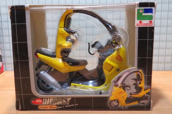 Picture of BMW C1 1:16 yell.