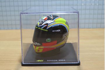 Afbeelding van Valentino Rossi  AGV helmet 2003 1:5