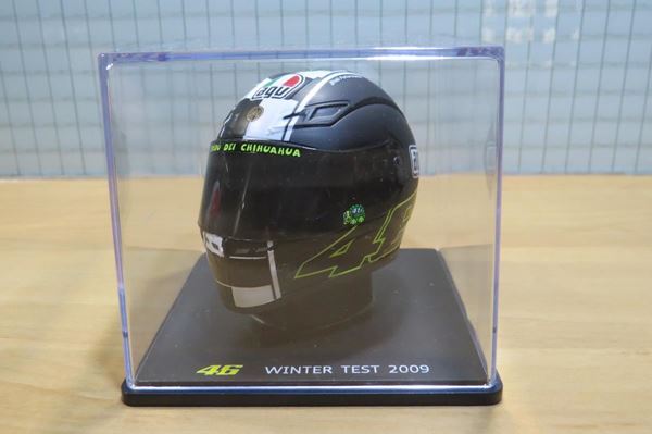 Picture of Valentino Rossi  AGV helmet 2009 winter test 1:5