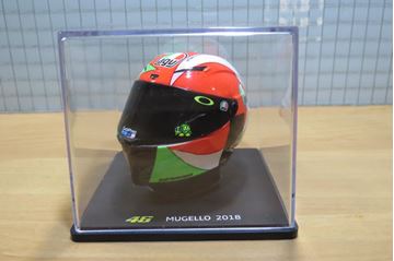 Afbeelding van Valentino Rossi AGV helmet 2018 Mugello 1:5