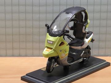 Afbeelding van BMW C1 1:18 maisto