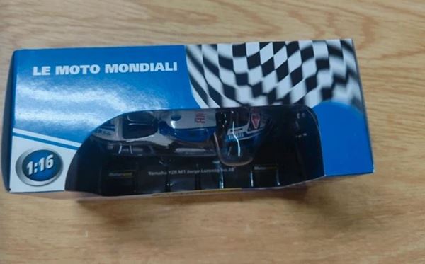 Picture of Jorge lorenzo Yamaha YZR M-1 2008 1:16 motorama