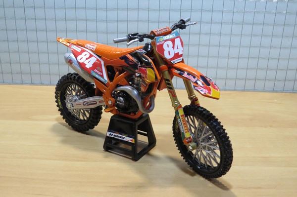 Picture of Jeffrey Herlings #84 KTM 450 SX-F 2021 red bull team 1:12