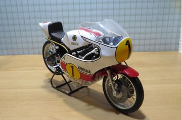 Afbeelding van Giacomo Agostini Yamaha OW23 1975 1:12 los