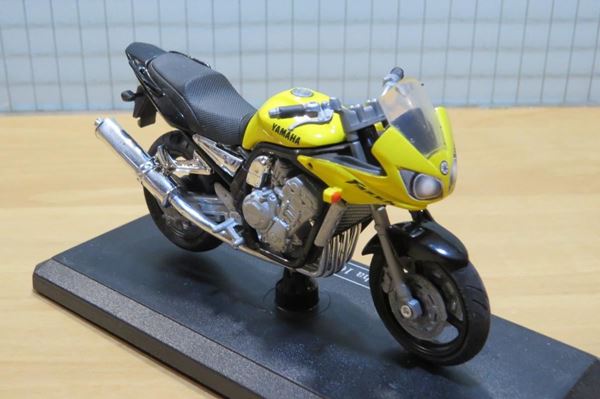 Picture of Yamaha Fazer 1000 1:18 Majorette
