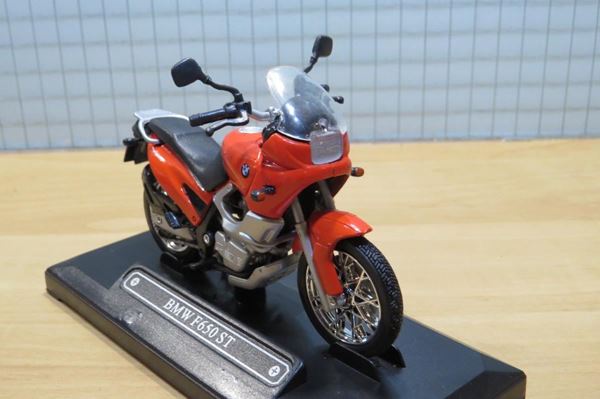 Picture of BMW F650ST rd 1:18 Majorette n/m