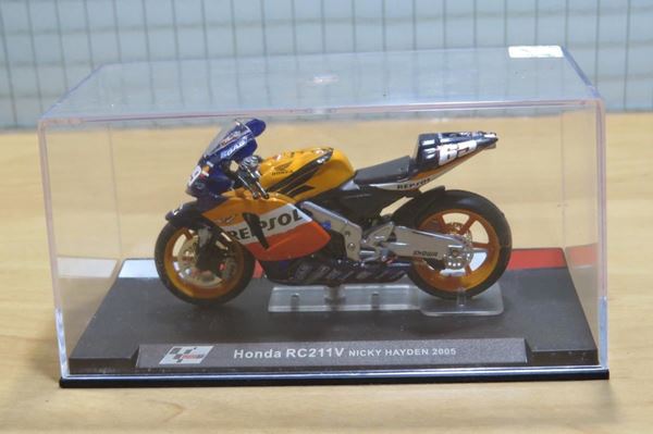 Picture of Nicky Hayden Honda RC211V 2005 1:24