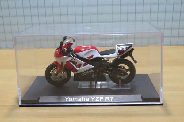 Picture of Yamaha YZF R7 1:24