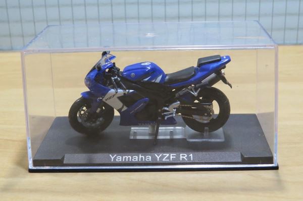 Picture of Yamaha YZF-R1 1:24