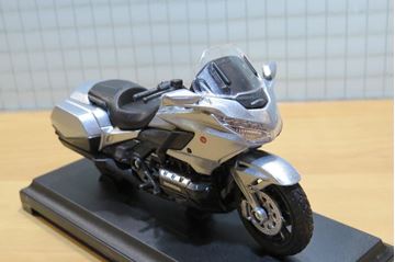 Afbeelding van Honda GL1800 Goldwing grey 1:18