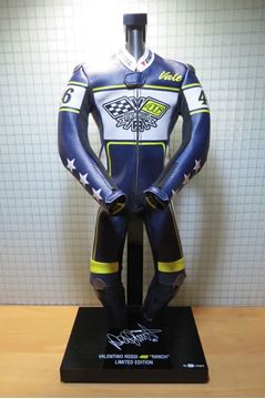 Afbeelding van Valentino Rossi Dainese overall ranch Tavullia 1:4