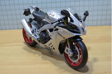 Afbeelding van Aprilia RSV4 1:12 644103