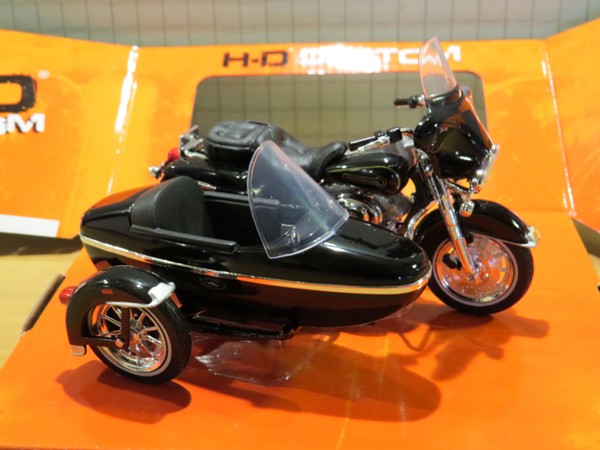 Picture of Harley Davidson sidecar zijspan FLHT 1997 1:18