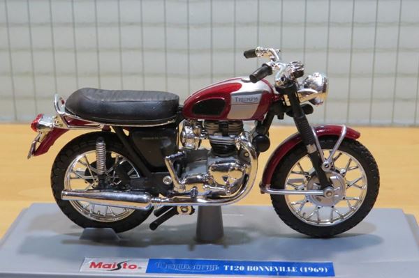 Picture of Triumph T120 Bonneville 1:18 los