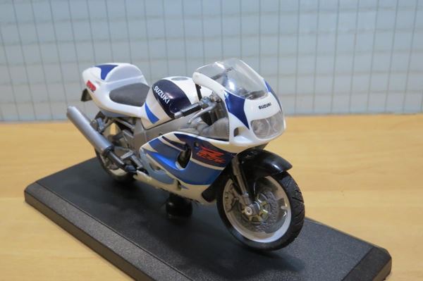 Picture of Suzuki GSX-R750 srad 1:18 diecast