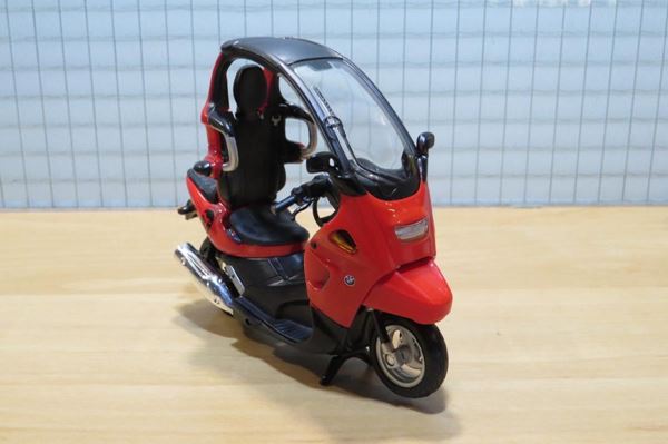 Picture of BMW C1 1:18 maisto blister