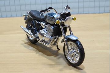 Afbeelding van Triumph Thunderbird green 1:18 blister